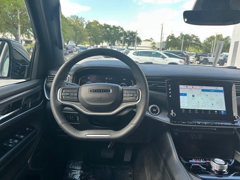 Used 2024 Jeep Wagoneer Series II w/ Flexible Seating Group AWD/4WD image 48
