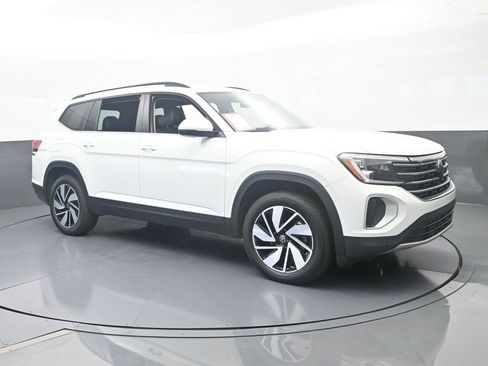 Used 2024 Volkswagen Atlas SE FWD image 8