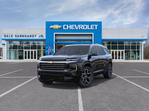 New 2026 Chevrolet Traverse High Country w/ LPO, Floor Liner Package FWD image 10