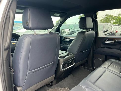 Used 2022 Chevrolet Silverado 1500 High Country w/ Technology Package AWD/4WD image 19