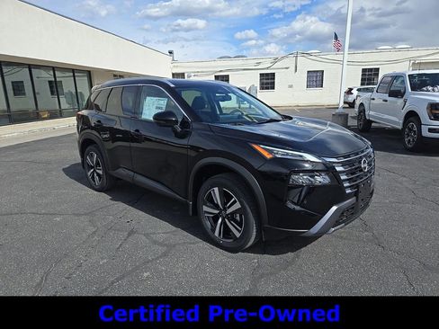 Used 2024 Nissan Rogue SL w/ SL Premium Package image 2