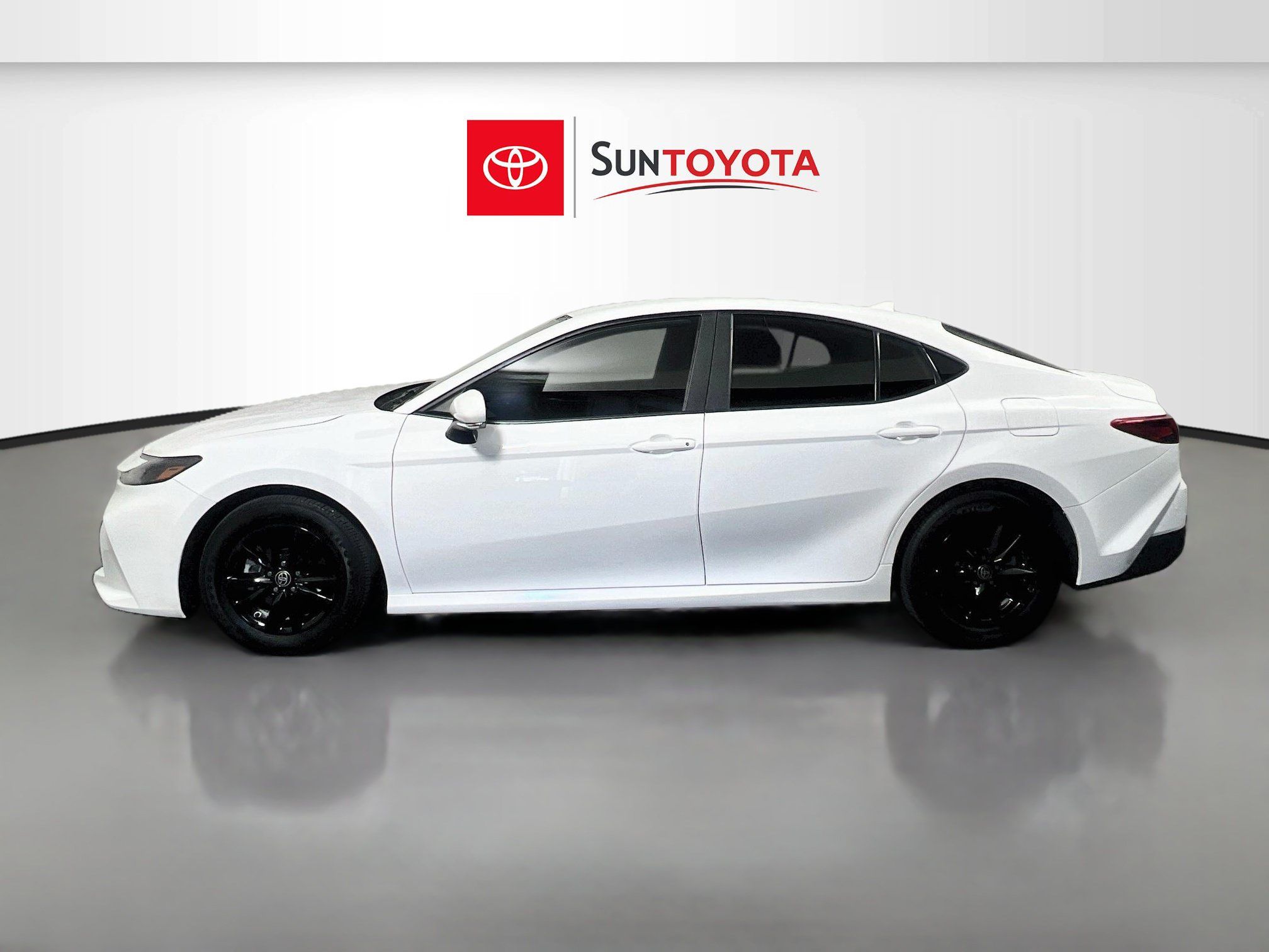 Used 2025 Toyota Camry LE FWD image 7