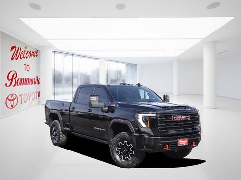 Used 2026 GMC Sierra 2500 AT4X AWD/4WD image 2