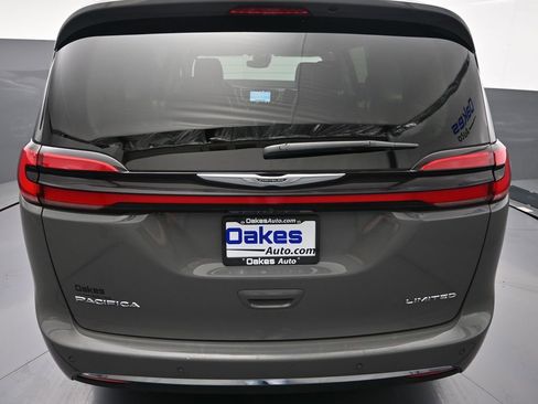Used 2023 Chrysler Pacifica Limited image 33