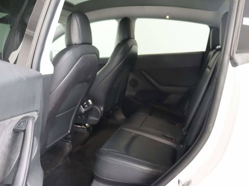 Used 2021 Tesla Model Y Long Range AWD/4WD image 15