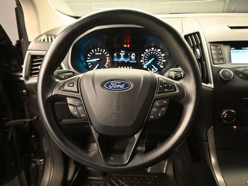 Used 2019 Ford Edge SE image 32