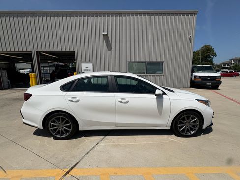Used 2019 Kia Forte S w/ S Premium Package FWD image 6