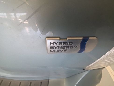 Used 2015 Toyota Prius V Four FWD image 7