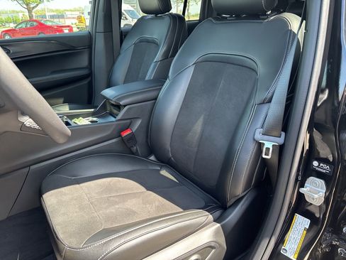 New 2025 Jeep Grand Cherokee Altitude AWD/4WD image 58