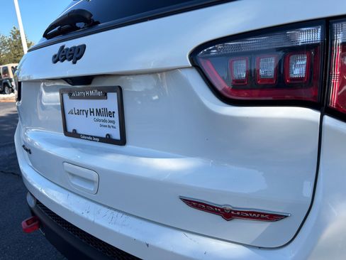 Used 2020 Jeep Compass Trailhawk AWD/4WD image 32