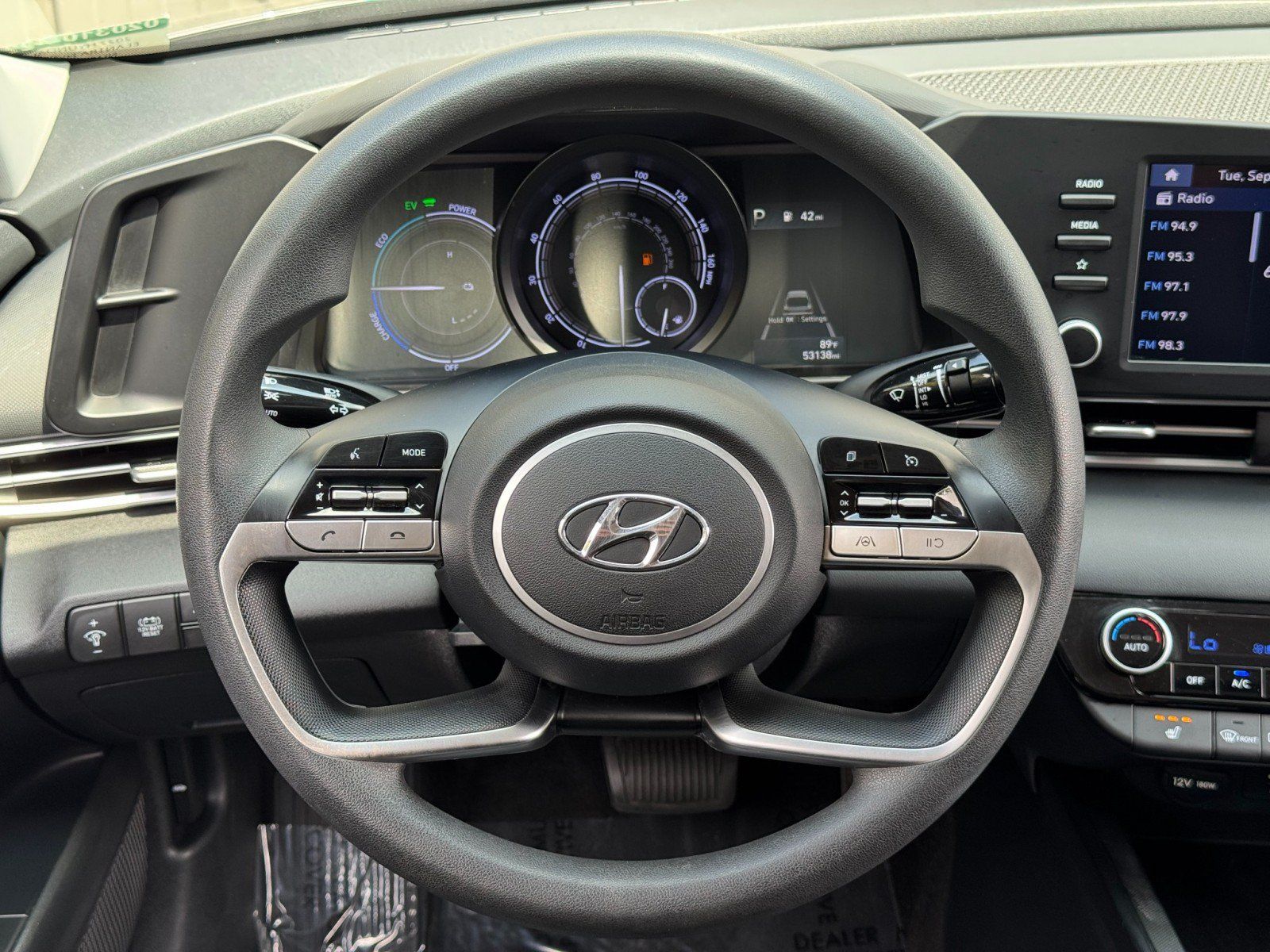 Used 2022 Hyundai Elantra Blue FWD image 18