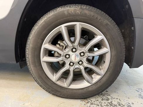 Used 2022 GMC Terrain SLT w/ Infotainment Package II image 13