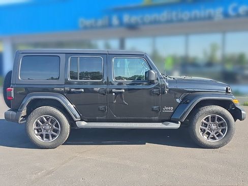 Used 2021 Jeep Wrangler Unlimited Sahara AWD/4WD image 8