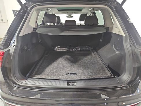 Certified 2024 Volkswagen Tiguan SE w/ Panoramic Sunroof Package image 26