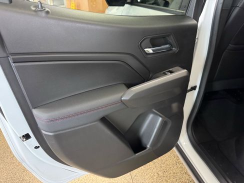 Used 2023 Chevrolet Colorado Z71 w/ Z71 Convenience Package 2 image 10