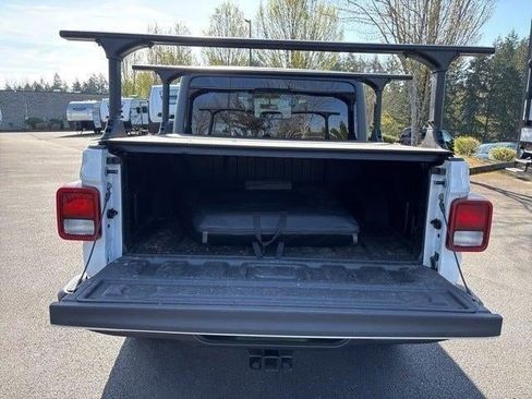 Used 2022 Jeep Gladiator Sport AWD/4WD image 9