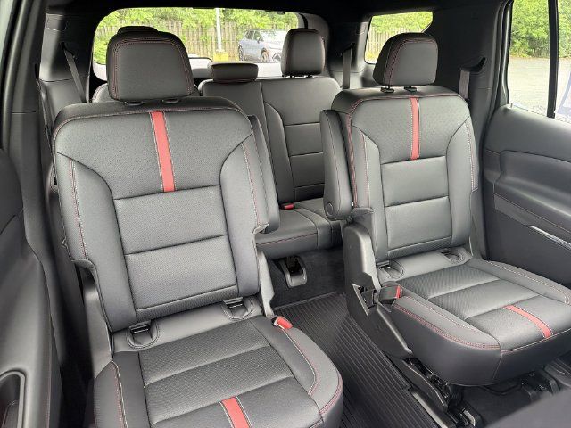 Certified 2026 Chevrolet Traverse RS w/ LPO, Floor Liner Package FWD image 18