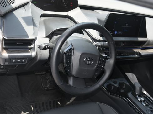 Certified 2024 Toyota Prius XLE FWD image 8