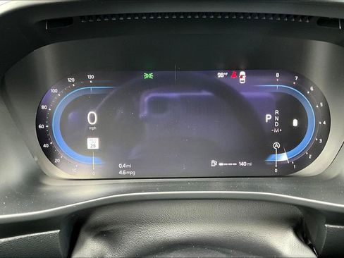 Used 2024 Volvo XC40 B5 Core image 30
