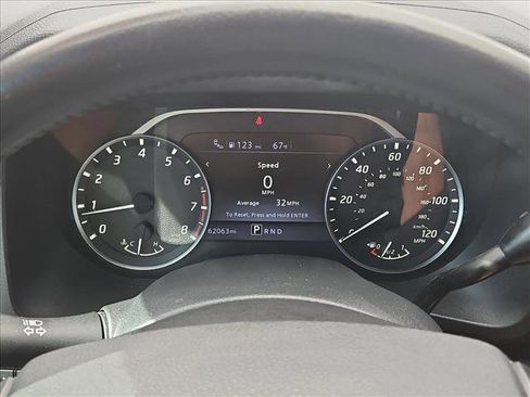 Used 2023 Nissan Titan SV w/ SV Convenience Package image 11