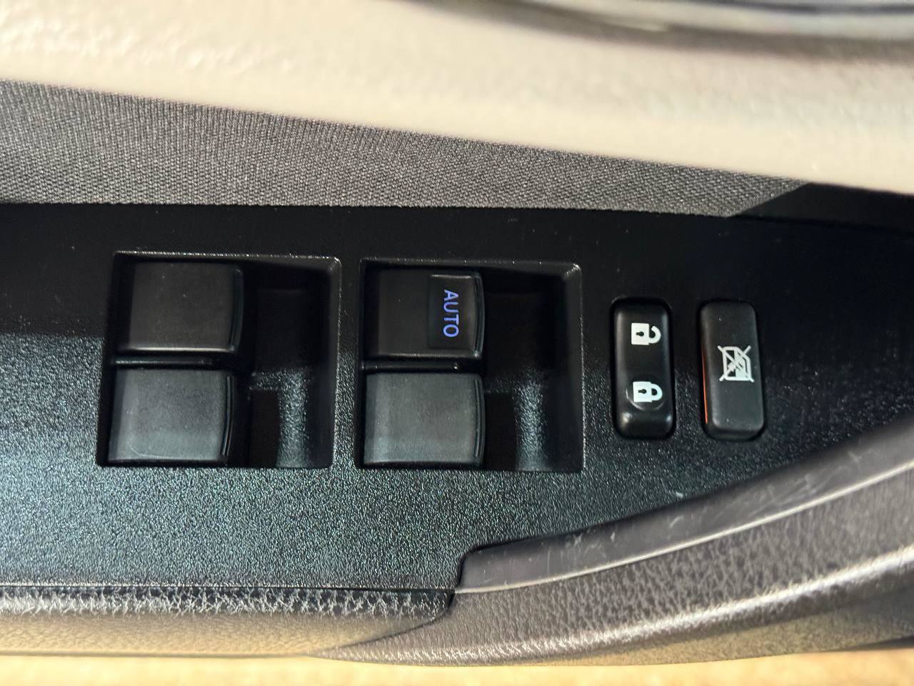Used 2019 Toyota Corolla LE FWD image 17