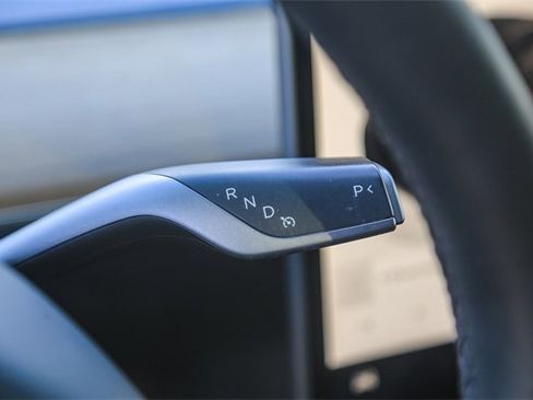 Used 2022 Tesla Model Y Long Range image 20