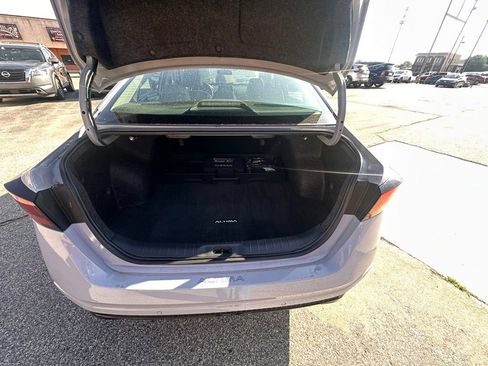 Certified 2025 Nissan Altima 2.5 SR FWD image 5