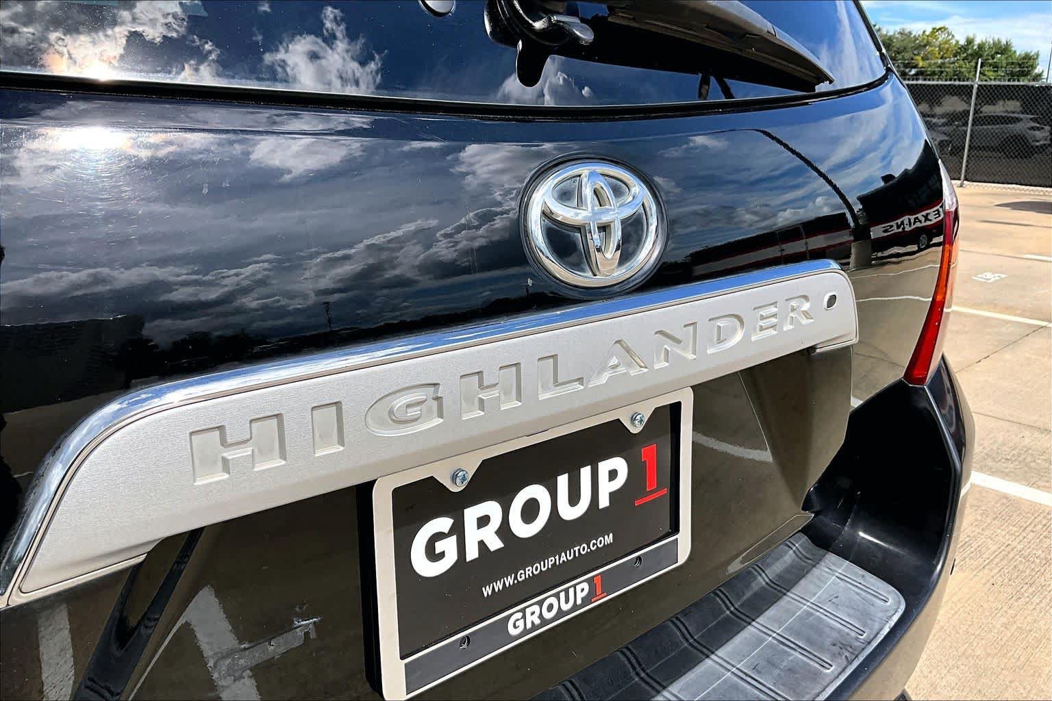 Used 2010 Toyota Highlander Limited w/ Extra Value Pkg 8 FWD image 6