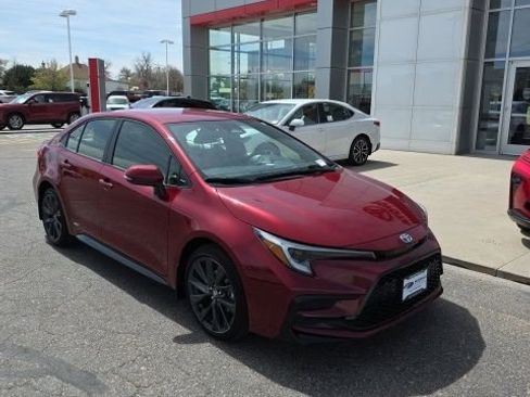 Used 2025 Toyota Corolla SE w/ Convenience Package AWD/4WD image 7