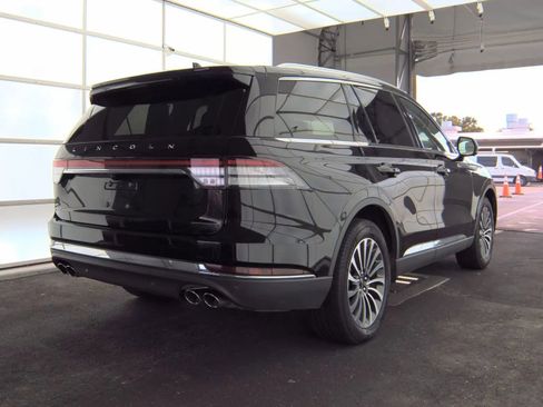 Used 2024 Lincoln Aviator Reserve image 3