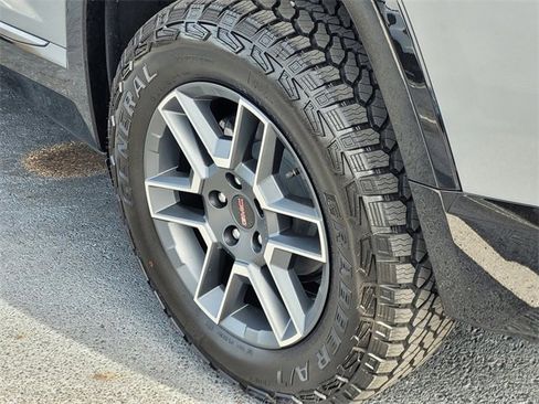 New 2026 GMC Terrain AT4 w/ Technology Package II image 7