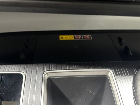 Used 2025 Toyota Sienna XLE FWD image 25