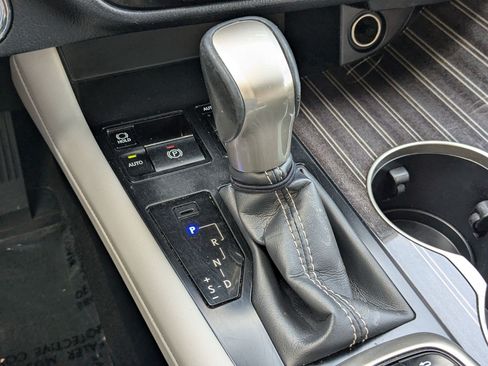 Used 2019 Lexus RX 450hL Luxury w/ Accessory Package AWD/4WD image 32