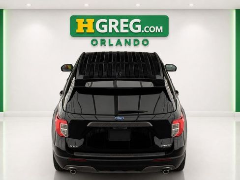 Used 2024 Ford Explorer XLT w/ Equipment Group 202A AWD/4WD image 8