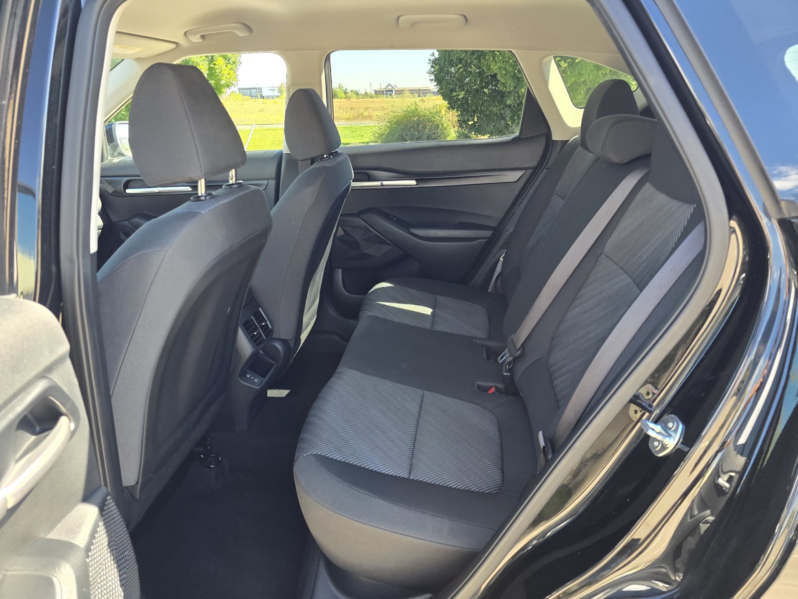 Used 2024 Kia Seltos LX AWD/4WD image 15
