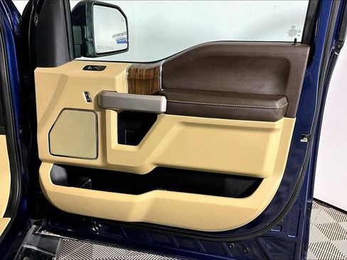 Used 2019 Ford F150 Lariat w/ Equipment Group 501A Mid image 19