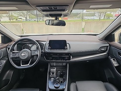 Used 2023 Nissan Rogue SV w/ SV Premium Package image 8