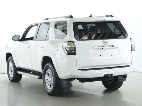 Certified 2023 Toyota 4Runner SR5 Premium w/ Moonroof Package AWD/4WD image 40
