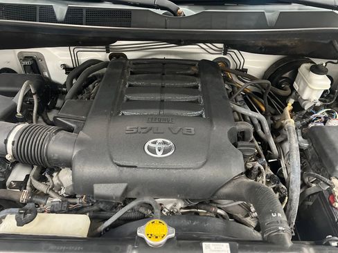 Used 2016 Toyota Tundra SR5 w/ SR5 Upgrade Package image 23