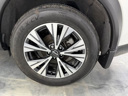 Used 2023 Nissan Rogue SV image 28