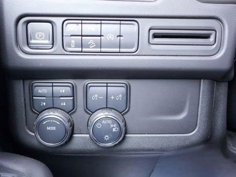 Certified 2023 Chevrolet Suburban Premier image 15