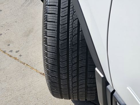 Used 2019 Honda CR-V Touring image 12