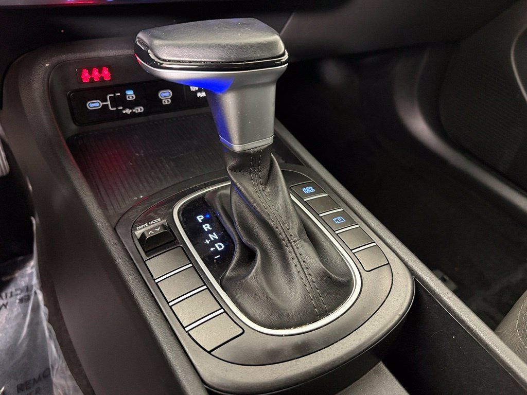 Used 2025 Hyundai Kona SEL FWD image 34