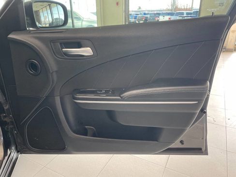 Used 2020 Dodge Charger SXT image 22
