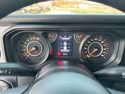 New 2025 Jeep Gladiator Sport image 15