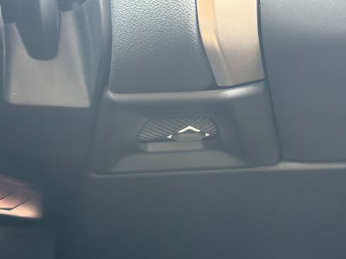 Used 2025 BMW X3 xDrive30i w/ Premium Package image 36