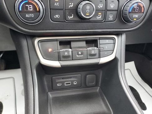 Used 2022 GMC Terrain Denali w/ Denali Premium Package AWD/4WD image 20