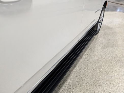 Used 2024 GMC Yukon XL Denali image 10