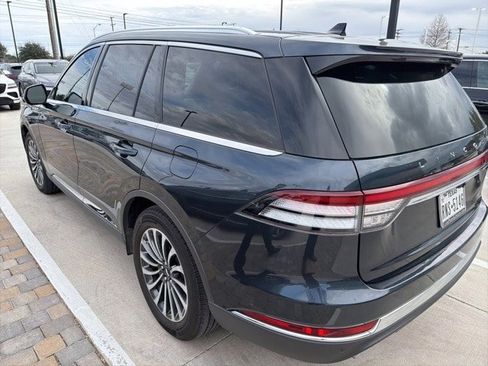 Used 2022 Lincoln Aviator Reserve w/ Elements Package Plus image 3