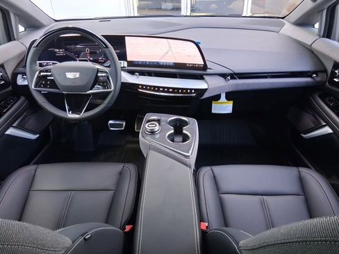 New 2026 Cadillac Optiq Luxury 1 image 9